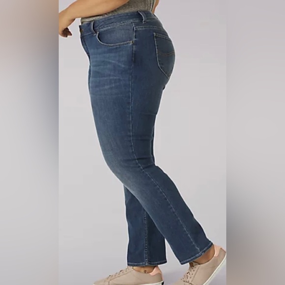 LEE Midrise Regular Fit Straight Jeans, size 20W Petite, NWT - Picture 3 of 10